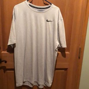 Nike Mens dri fit T-shirt